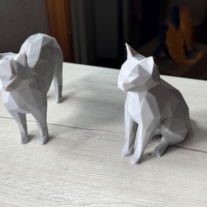 Low poly cat statue - modern cat decoration | unique geometric sculpture | perfect gift for cat lovers