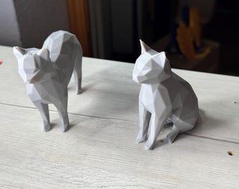 Low poly cat statue - modern cat decoration | unique geometric sculpture | perfect gift for cat lovers
