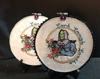 Lurk, Laugh, Loathe - Skeletor 8" round Wall Hanging - He-Man Home Decor White background