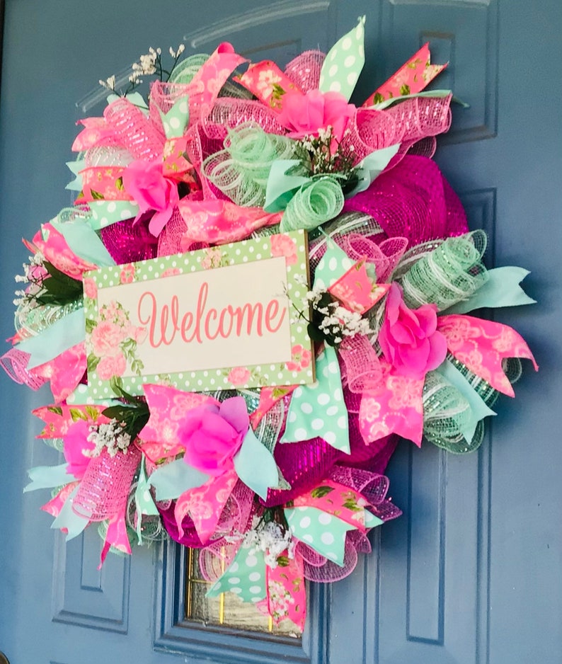 Couronne de rose de bienvenue, couronne de porte d'entrée, couronne de maille rose et vert menthe, couronne de printemps/été, couronne de tous les jours, couronne de déco de bienvenue image 3