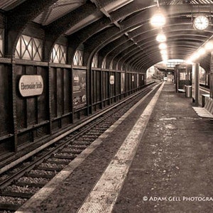 Deutschland Fotografie, Berlin Hauptbahnhof, Berlin Bahnhof, Reise-Fotografie, Architekturfotografie, Bahnsteig, Bahnhof Gleise, Sepia