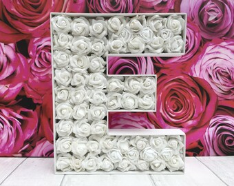 Großer Buchstabe E, Hochzeitsinitialen der weißen Rose, Großer Buchstabe E, Rose Buchstabe E, weiße Rose Initialen, Schwiegermutter Geschenk, Geschenk für Tante