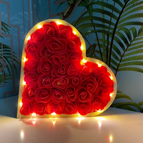 Cuore di legno riempibile, regalo di San Valentino per lei, arredamento di San Valentino, cuore d'amore di San Valentino, cuore pieno di rose, cuore floreale