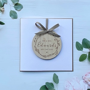 Cartão de casamento personalizado como lembrança
