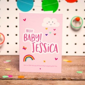 Leuke gepersonaliseerde nieuwe baby meisje kaart | Hallo schat! Kaart | Leuke wolk en regenboogkaart