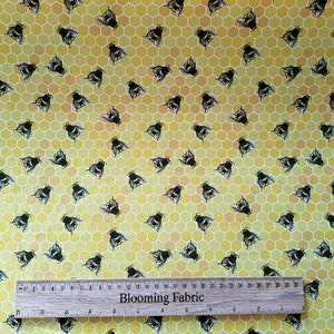 Bee fabric print 100% cotton Yellow Cotton Poplin, Honeycomb Bumble Bee, quilting fabric Yard/Meter