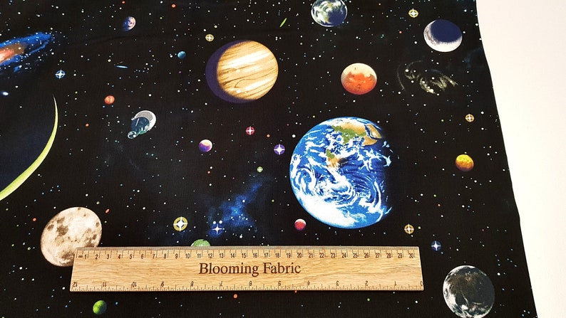 Rymdtyg, galaxbomullstyg, kosmostyg, planettyg, hantverk och kläder, quilttyg meter/yard, bredd 104 cm bild 1
