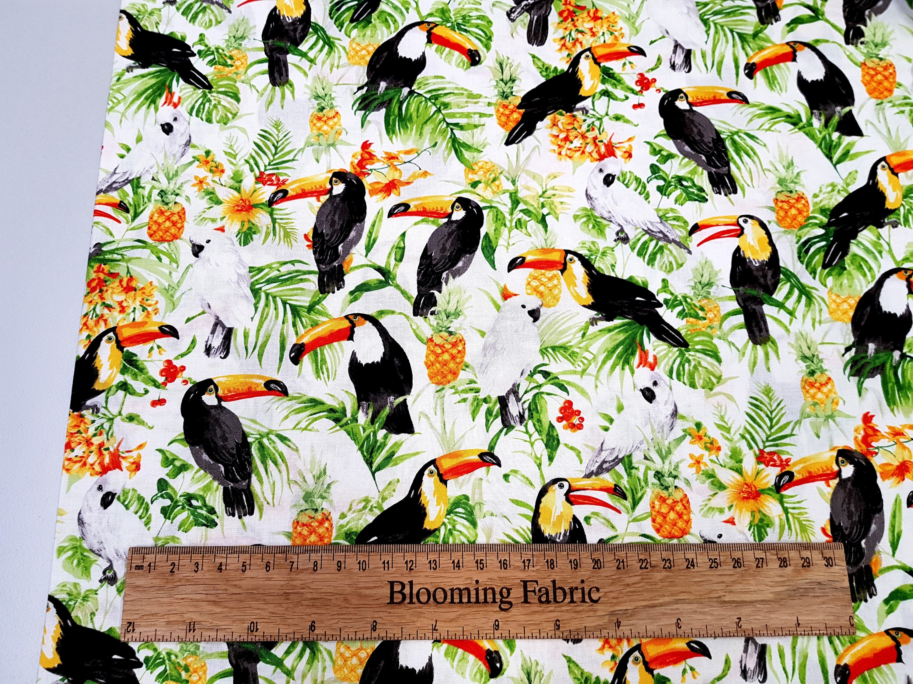 craft and clothing quilting fabric Yard Meter 43 wide 100% cotton Tropical fabric toucans fabric Hawaiian fabric