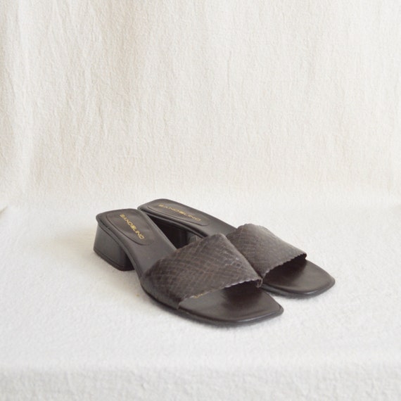 dark brown leather low heel woven leather slide sa