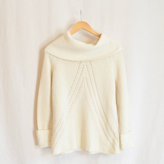 Coastal Embroidered Crochet Knit Sweater in Ivory