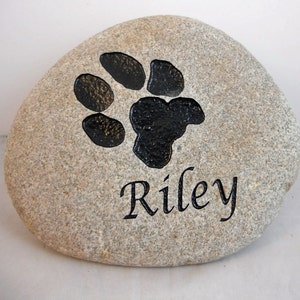 PAW PRINT Engraved Pet Memorial Stone, Animal Paw Print Engraving, Etch Paw Print, Rock with Paw Print, Paw Print Marker / Free Shipping