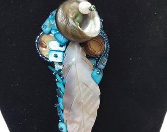 Colgante: collar de concha, hoja, perla, cadena de oro