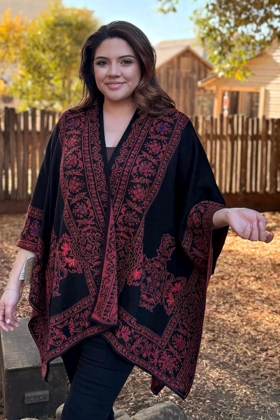 Reversible Alpaca Wool Cape with Traditional Peruvian Embroidery