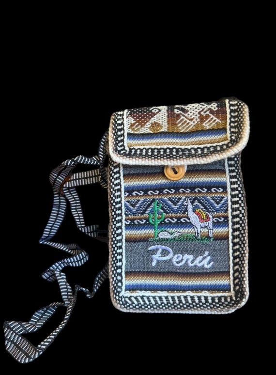 Handcrafted Alpaca Wool Cell Phone Bag – Cozy and Stylish Accessory