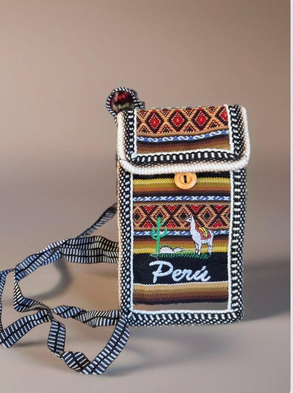 Handcrafted Alpaca Wool Cell Phone Bag – Cozy and Stylish Accessory
