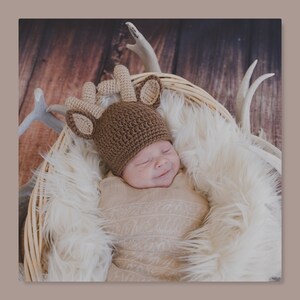 Knitted baby deer outfit deals