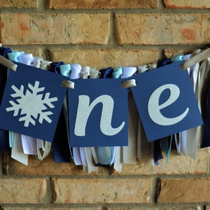 Winter ONEderland High Chair Banner. Winter ONEderland. Garland High Chair Banner. Frozen First Birthday. Winter ONEderland Boy Birthday.