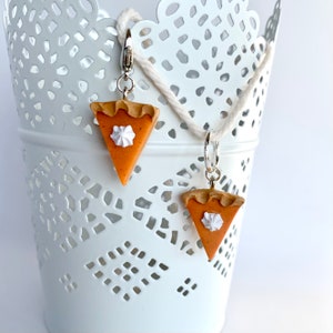 Pumpkin pie Progress keeper or stitch marker, knit hoop or crochet clip on lobster claw mini food charms image 1