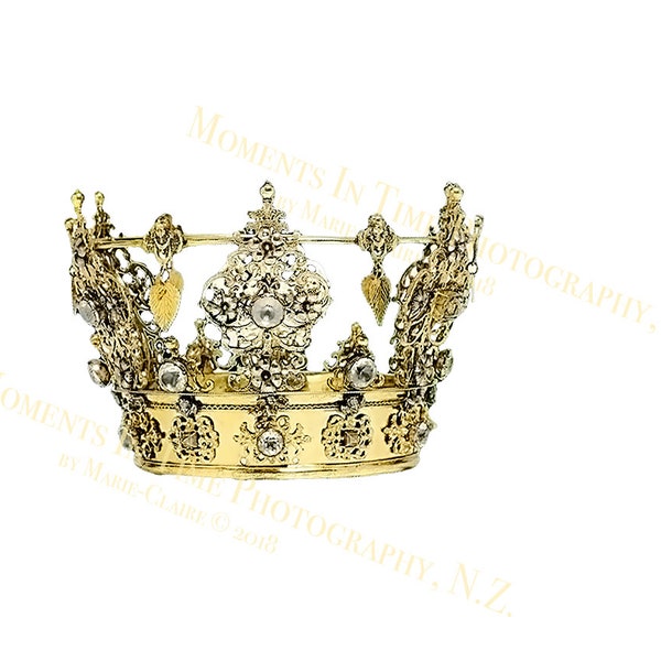 MIT Ornate Golden Crown Digital Overlay