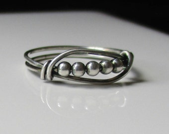 Nisha Wire Wrapped Ring, Sorgen Ring, oxidierter Silber Ring, Sterling Silber Ring, Fidget Ring, handgemachter Schmuck