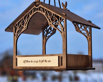 Comedero de madera personalizado para pájaros, regalo perfecto para mamá – Casita colgante hecha a mano para decorar el jardín – Comedero conmemorativo para amantes de las aves, personalizado