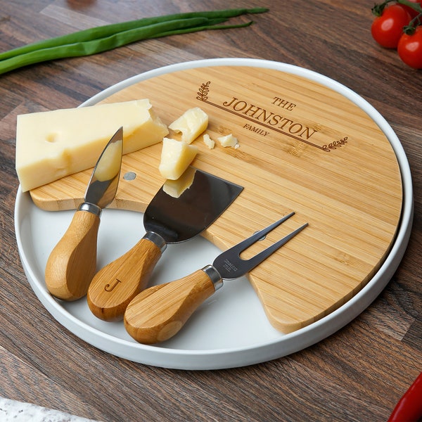 Personalisiertes Käsebrett-Set mit Keramikteller, individuelles Wurstbrett, Hochzeitsgeschenk für Paare, einzigartiges Muttertagsgeschenk zur Einweihungsparty