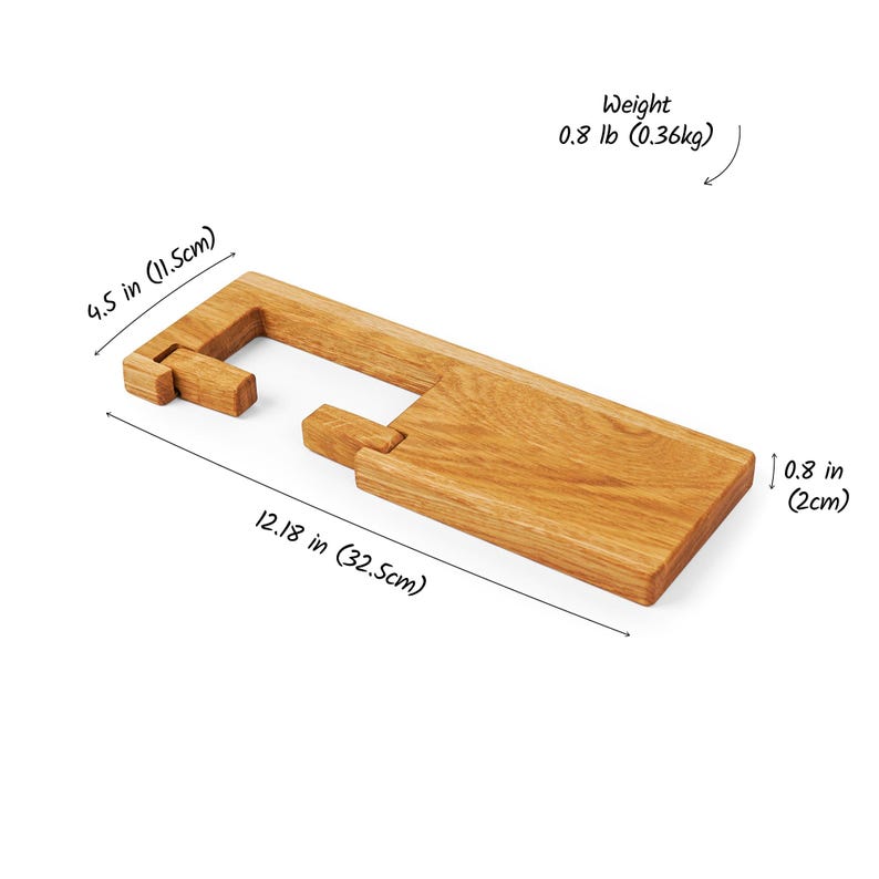 Floating Wooden Roll Storage Solution
This contemporary floating toilet roll holder is wall-mounted and entirely made of wood, offering a minimalist look that emphasizes natural textures. Its unobtrusive design not only maximizes space but also serves as a stylish focal point in modern bathrooms.