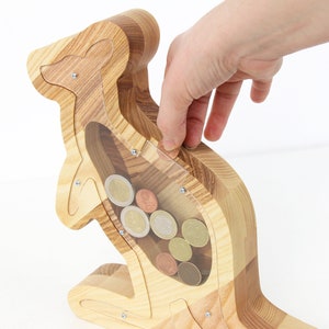 Kangaroo Money Bank Wooden Coin Box Custom Piggy Bank Animal Kangaroo Ornament Figurine for Girls Boys Kids Personolized Holiday Savings