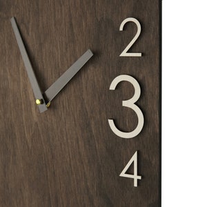 Horloge en bois Horloge murale verticale en bois Horloge murale rustique Horloges murales en bois de ferme moderne Horloge murale silencieuse en bois Horloge murale inhabituelle image 10