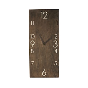 Horloge en bois Horloge murale verticale en bois Horloge murale rustique Horloges murales en bois de ferme moderne Horloge murale silencieuse en bois Horloge murale inhabituelle image 1