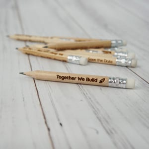 Matite da golf incise, mini matite in legno personalizzate con gomma, bomboniere per addio al nubilato, idee regalo per feste, matite &quot;Save the Date&quot;