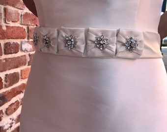 White or Ivory Satin Wedding Belt / CustomRhinestones / Satin Belt / Custom Starburst Rhinestone / Sparkly Belt / Beads /Choose Color