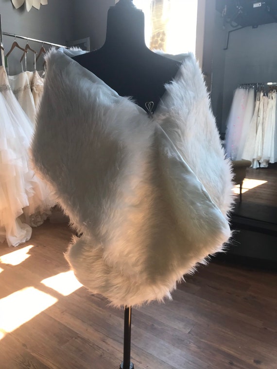 Ivory Faux Fur Wedding Shrug / Fur Wrap / Rounded