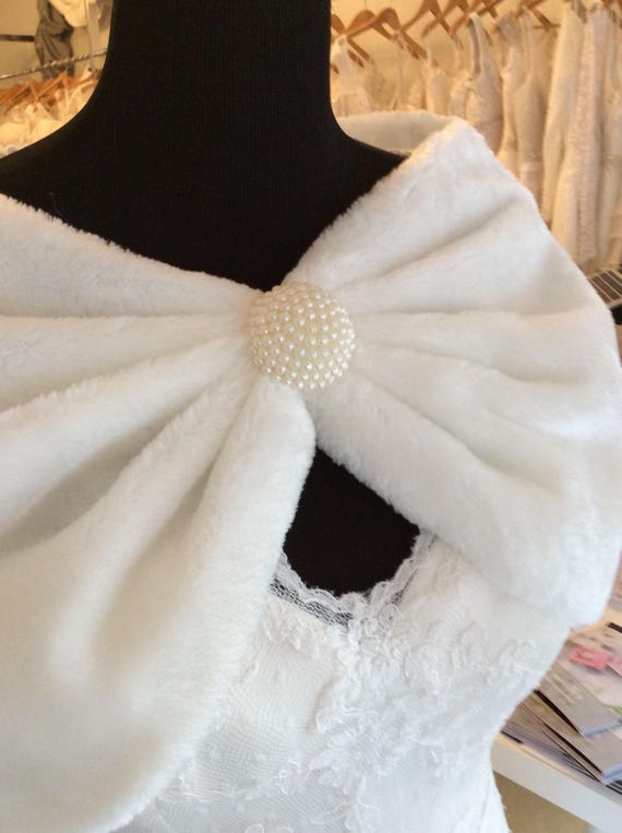 Ivory Faux Fur Wedding Shrug / Pearl Fur cape / R