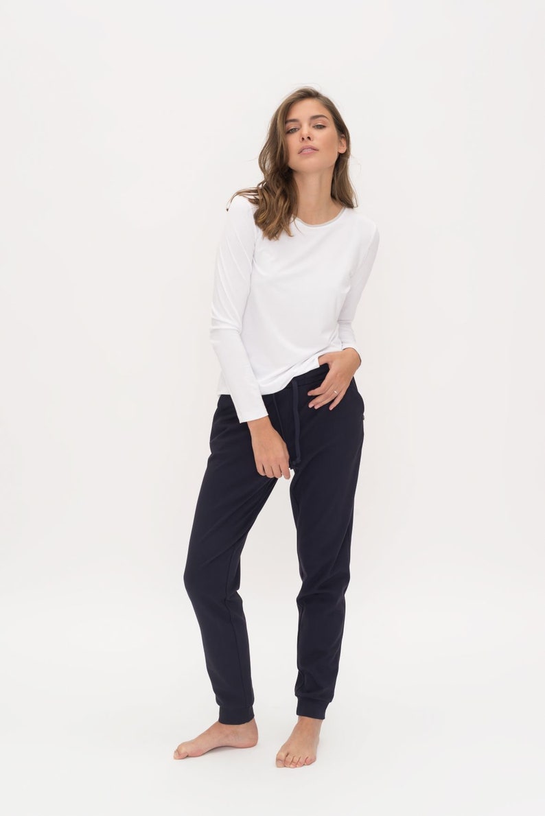 cool t-shirt design White blouse for women round neck t shirt long-sleeved t-shirt