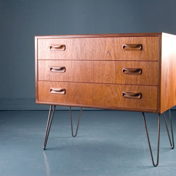 G Plan Mid Century Retro Teak Chest of Drawers  Sideboard TV  Cabinet 1970s