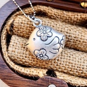 Sterling silver Bird necklace, Sparrow necklace, bird jewelry, bird pendant necklace, dainty necklace, bird statement necklace, gift for her