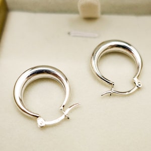 Sterling Silver Hoop Earrings, Lightweight Classic Hoop Earrings, Minimalist Plain Earring for Everyday