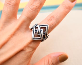 Adjustable Sterling Silver Celtic Knot Ring: Unisex Infinity Band