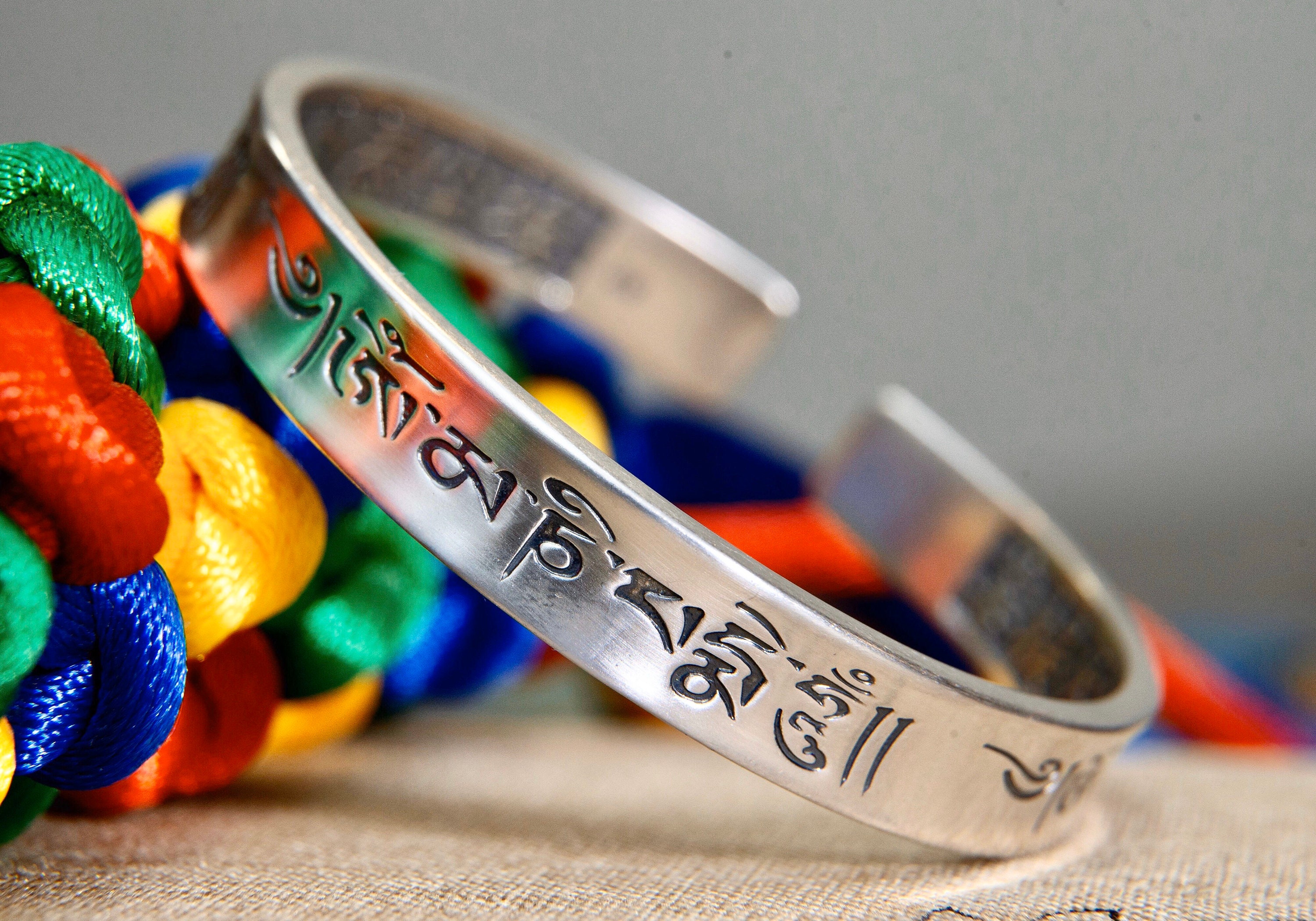 Nepal silver bangle - Etsy 日本