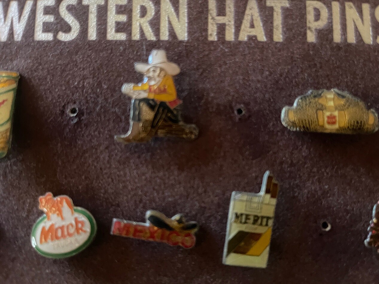 How to use a vintage hat pin! 👒 🪡 #vintage #vintagestyle #fashionhis, Hat  Pins