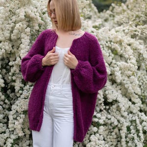 Mohairkofta, vårstickat, överdimensionerad kofta, slow fashion, Damkofta, Fluffig kofta, Stickad kofta, Handstickad kofta bild 6