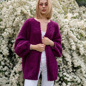 Mohairkofta, vårstickat, överdimensionerad kofta, slow fashion, Damkofta, Fluffig kofta, Stickad kofta, Handstickad kofta bild 2