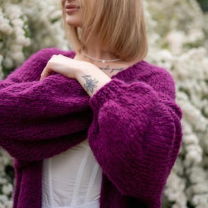 Mohairkofta, vårstickat, överdimensionerad kofta, slow fashion, Damkofta, Fluffig kofta, Stickad kofta, Handstickad kofta bild 8