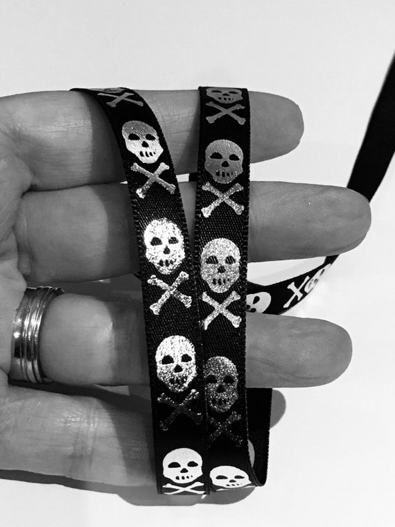 skull shoelaces