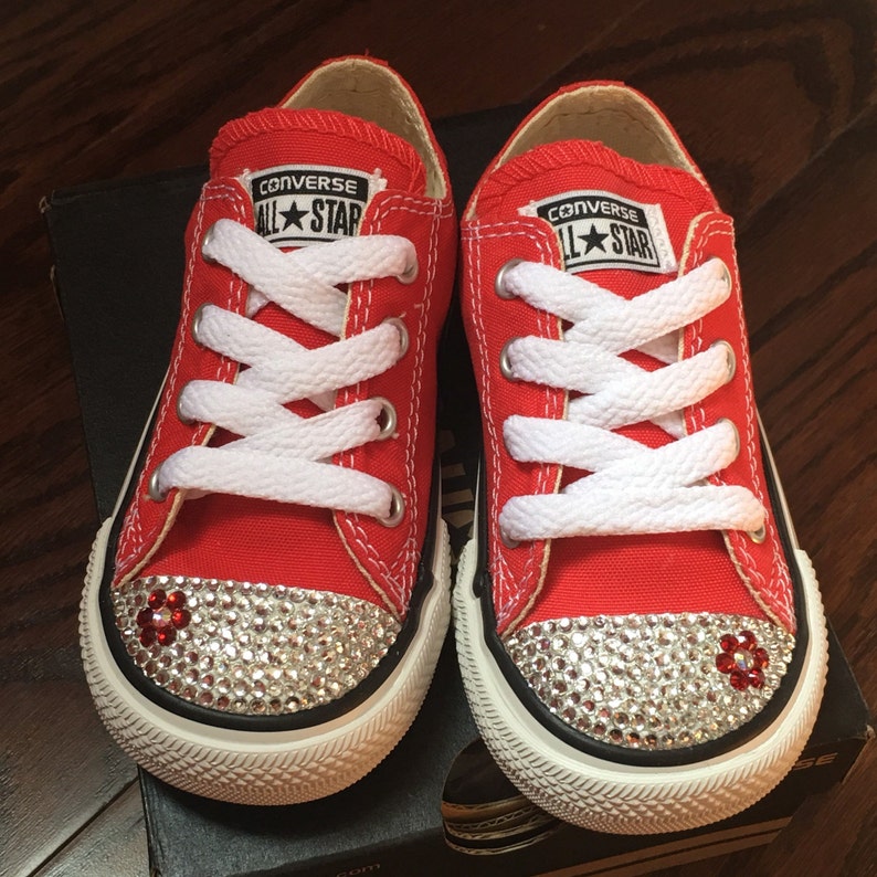 flower stitched converse