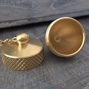 Acorn Canister Medaillon, Crematie Ashes Stash Ketting, canister ketting, Eikel Ketting, ruwe messing medaillon afbeelding 4