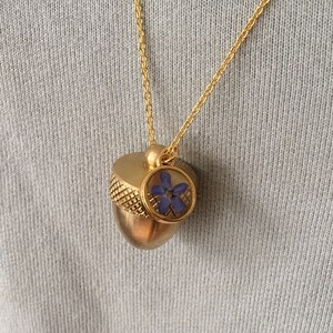 Acorn Canister Locket,Cremation Ashes Stash Necklace, canister necklace, Acorn Necklace, raw brass locket zdjęcie 8