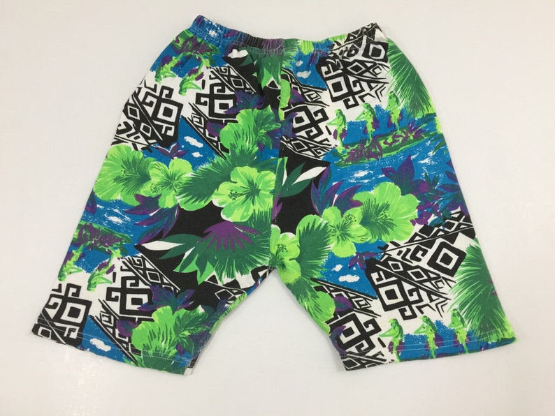 Hawaiian Short PantsHawaii Floral Motif ShortsSize S