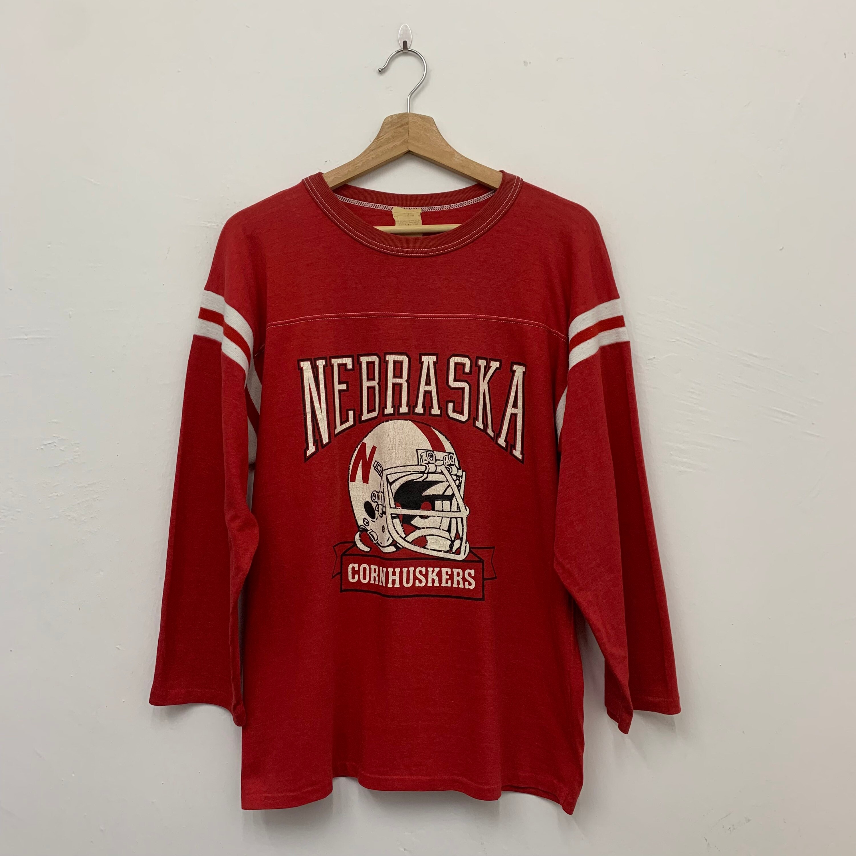 Vintage 80s Nebraska Cornhuskers Helmet Raglan T-Shirt Size Medium Nebraska Cornhuskers 3rd Quarter T Shirt